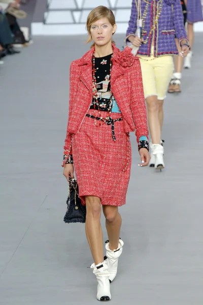 Look 15